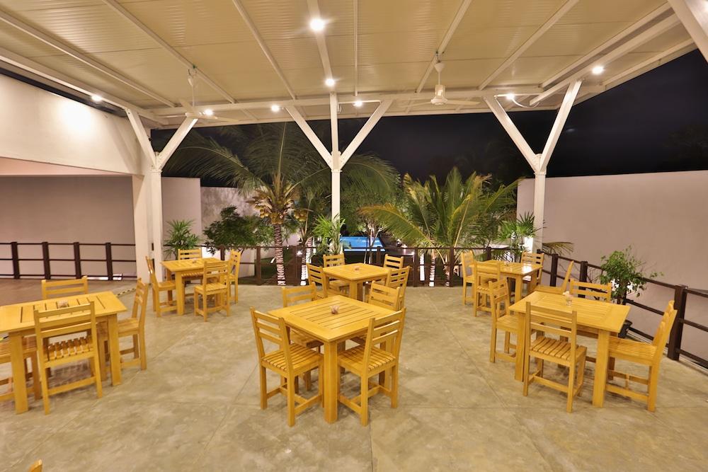 Arugambay Roccos Arugam Bay Exterior foto